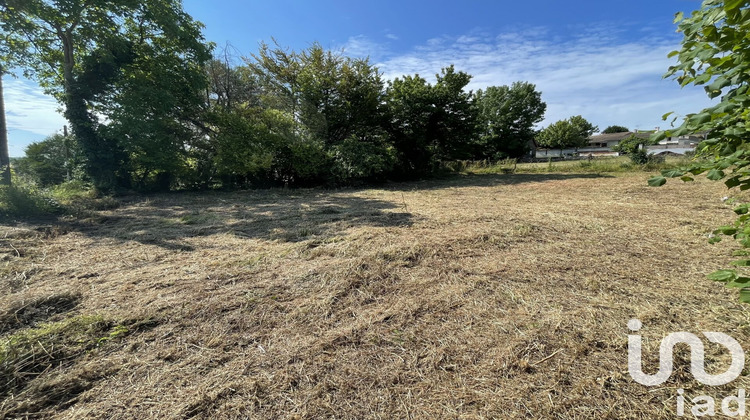 Ma-Cabane - Vente Terrain Roullet-Saint-Estèphe, 815 m²