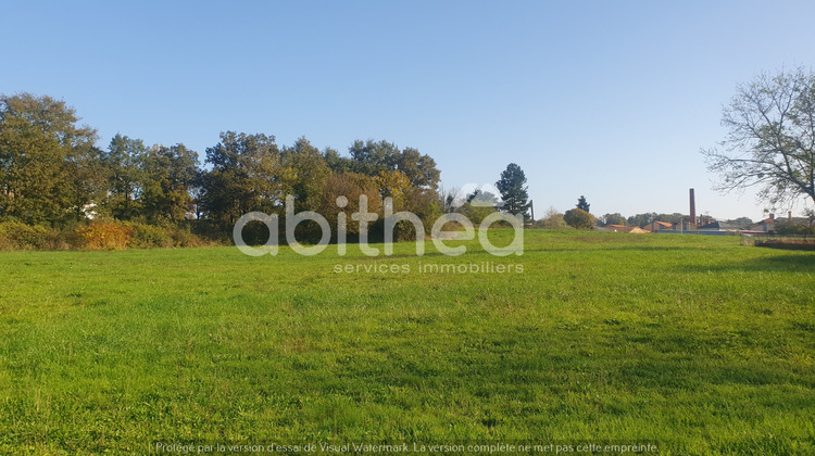 Ma-Cabane - Vente Terrain Roumazières-Loubert, 8738 m²