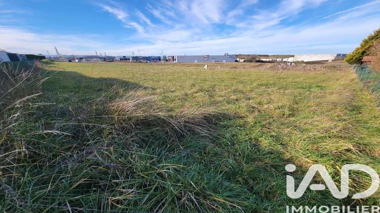 Ma-Cabane - Vente Terrain Ruffec, 2377 m²