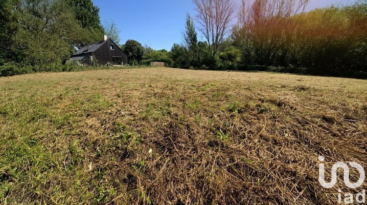 Ma-Cabane - Vente Terrain Saint-Étienne-de-Chigny, 1000 m²