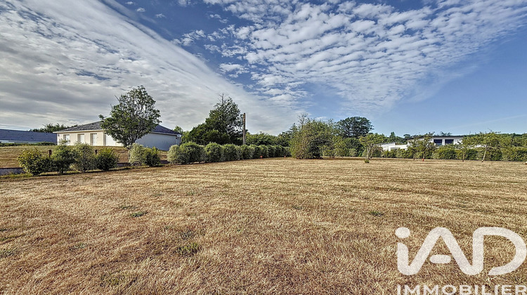 Ma-Cabane - Vente Terrain Saint-Étienne-de-Montluc, 561 m²