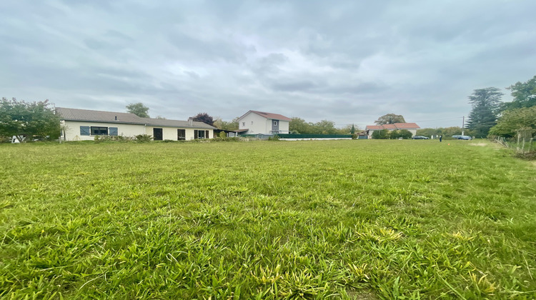 Ma-Cabane - Vente Terrain Saint-Étienne-de-Saint-Geoirs, 2000 m²
