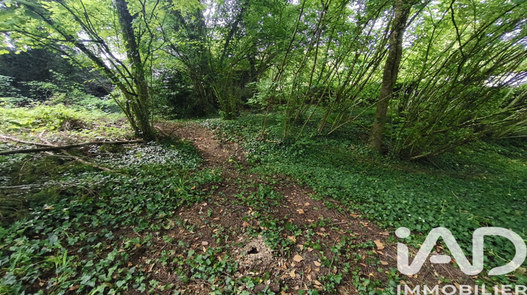 Ma-Cabane - Vente Terrain Saint-Antoine-du-Rocher, 689 m²