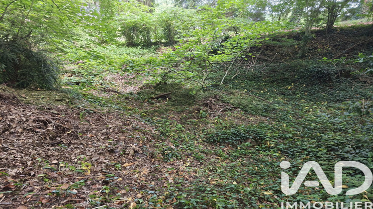 Ma-Cabane - Vente Terrain Saint-Antoine-du-Rocher, 689 m²