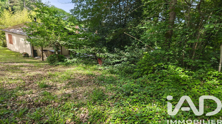 Ma-Cabane - Vente Terrain Saint-Antoine-du-Rocher, 1330 m²