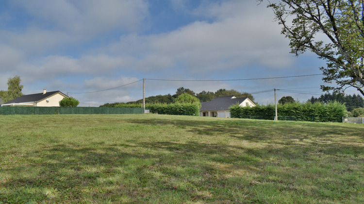 Ma-Cabane - Vente Terrain Saint-Bonnet-l'Enfantier, 1500 m²