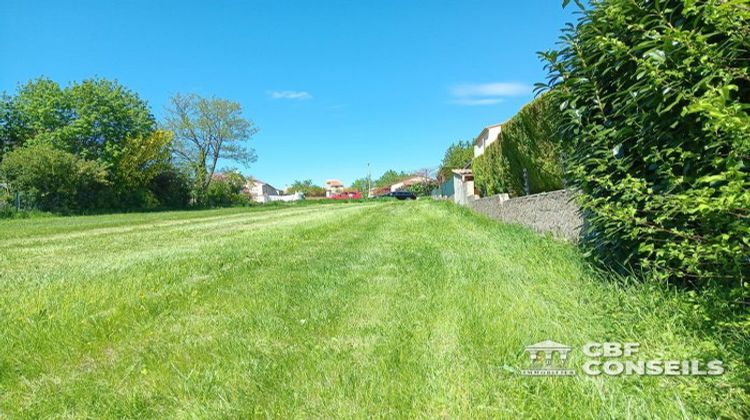 Ma-Cabane - Vente Terrain Saint-Bonnet-près-Riom, 983 m²