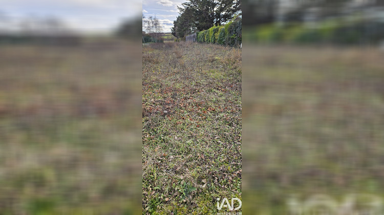 Ma-Cabane - Vente Terrain Saint-Bonnet-Près-Riom, 1170 m²