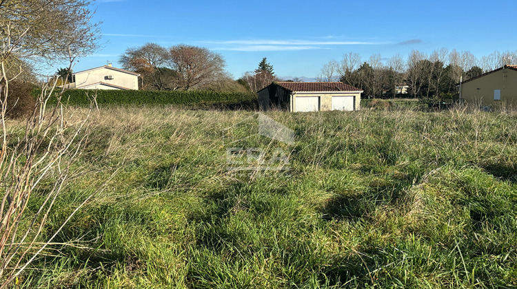 Ma-Cabane - Vente Terrain SAINT-CAPRAIS-DE-BLAYE, 1810 m²