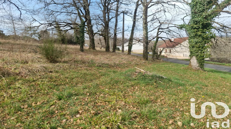 Ma-Cabane - Vente Terrain Saint-Cyr-la-Roche, 840 m²