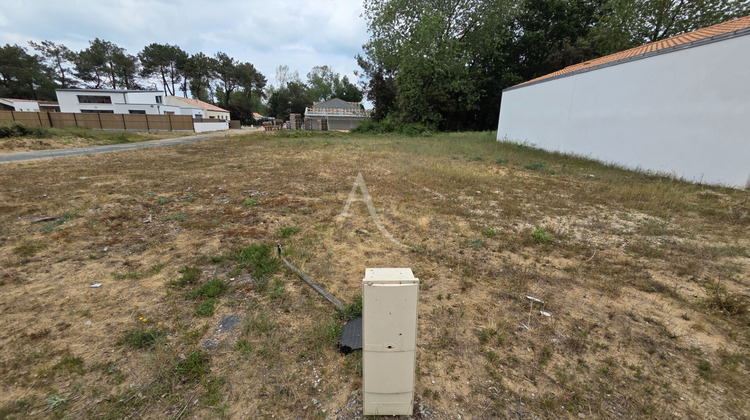 Ma-Cabane - Vente Terrain SAINT-HILAIRE-DE-RIEZ, 694 m²