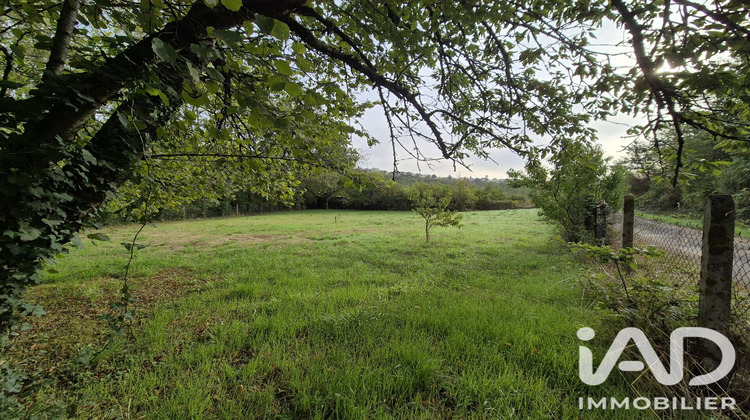 Ma-Cabane - Vente Terrain Saint-Jean-de-Thouars, 1301 m²