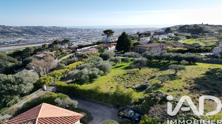 Ma-Cabane - Vente Terrain Saint-Laurent-du-Var, 869 m²