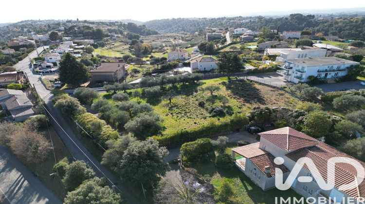Ma-Cabane - Vente Terrain Saint-Laurent-du-Var, 869 m²