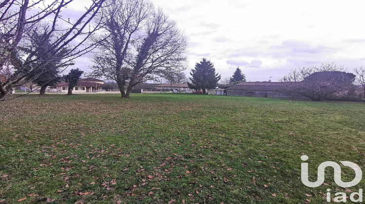 Ma-Cabane - Vente Terrain Saint-Martin-du-Bois, 2130 m²