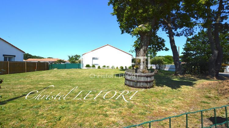 Ma-Cabane - Vente Terrain Saint-Michel-Chef-Chef, 373 m²