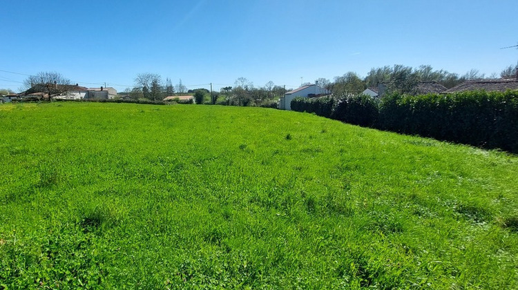 Ma-Cabane - Vente Terrain SAINT MICHEL LE CLOUCQ, 1700 m²
