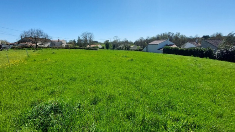 Ma-Cabane - Vente Terrain SAINT MICHEL LE CLOUCQ, 1700 m²