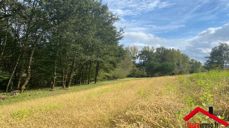 Ma-Cabane - Vente Terrain Saint-Pantaléon-de-Larche, 3785 m²