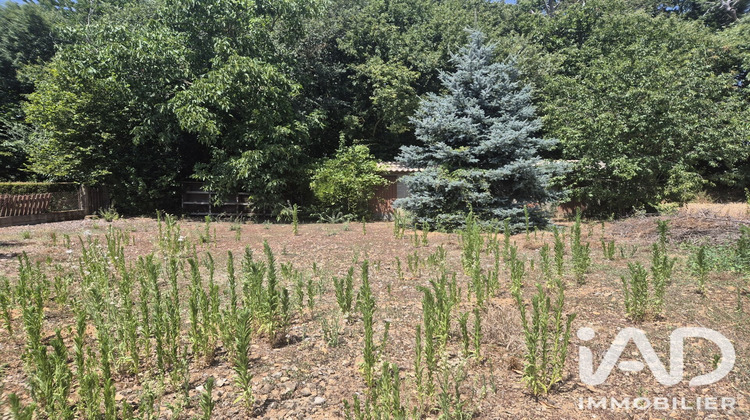 Ma-Cabane - Vente Terrain Saint-Pierre-d'Exideuil, 910 m²