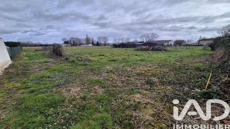 Ma-Cabane - Vente Terrain Saint-Pierre-d'Eyraud, 1142 m²