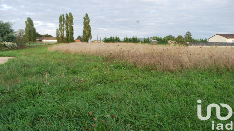 Ma-Cabane - Vente Terrain Saint-Pierre-d'Eyraud, 902 m²