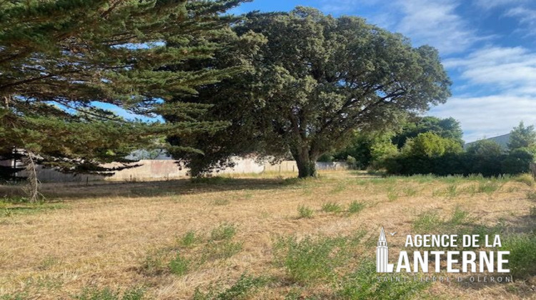 Ma-Cabane - Vente Terrain Saint-Pierre-d'Oléron, 850 m²