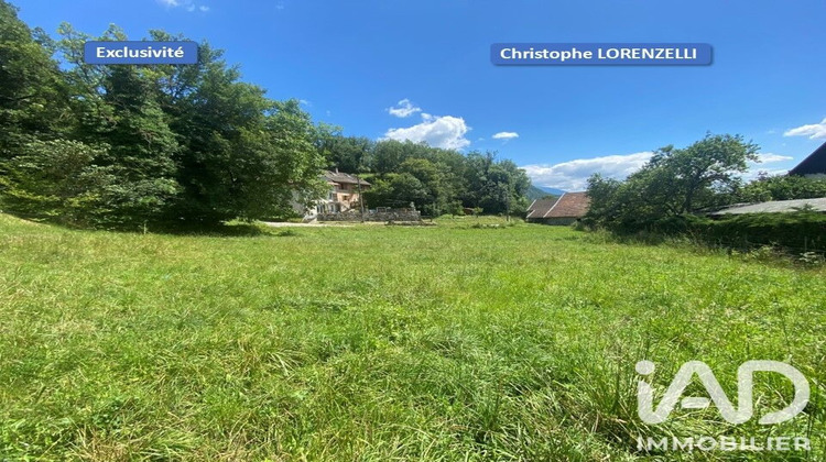 Ma-Cabane - Vente Terrain Saint-Pierre-de-Curtille, 1078 m²