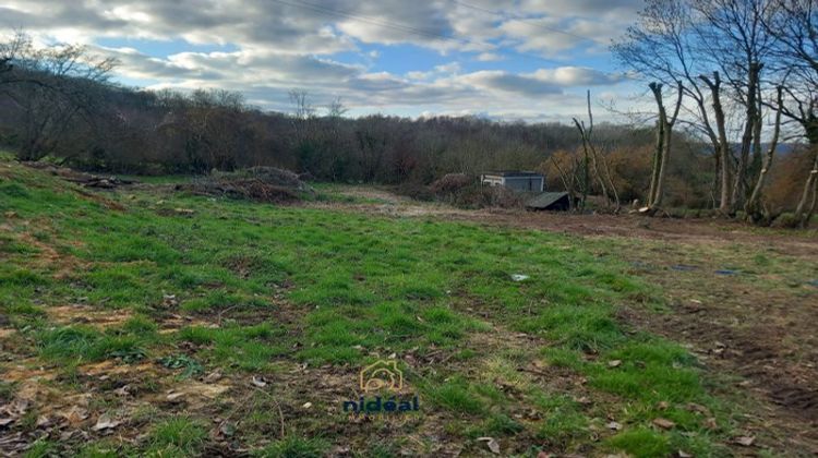 Ma-Cabane - Vente Terrain Saint-Pierre-la-Garenne, 1900 m²