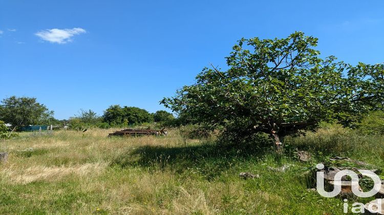 Ma-Cabane - Vente Terrain Saint-Seurin-sur-l'Isle, 1798 m²