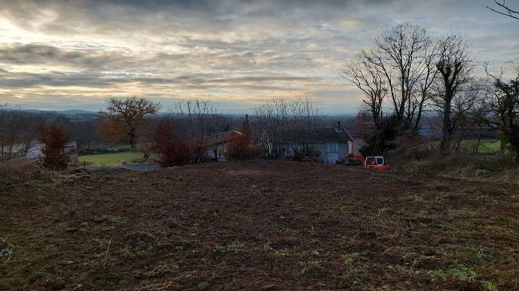 Ma-Cabane - Vente Terrain Saint-Siméon-de-Bressieux, 3300 m²