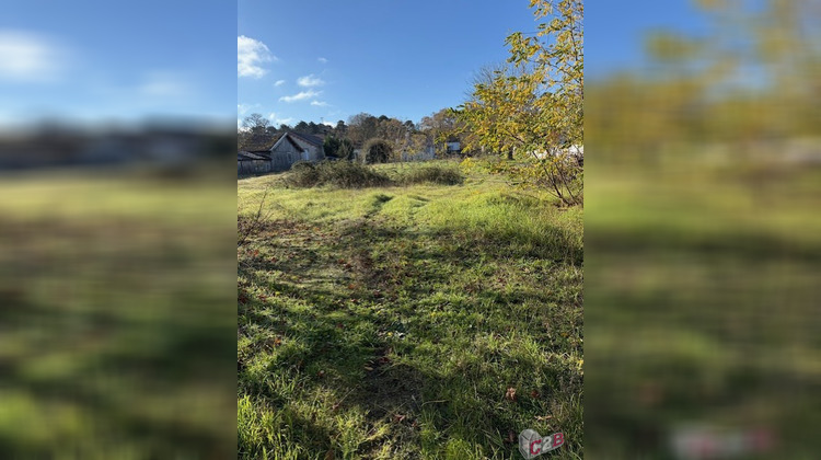 Ma-Cabane - Vente Terrain Saint-Symphorien, 714 m²