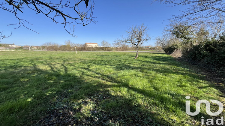 Ma-Cabane - Vente Terrain Saint-Varent, 1700 m²