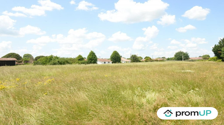 Ma-Cabane - Vente Terrain Sainte-Livrade-sur-Lot, 702 m²