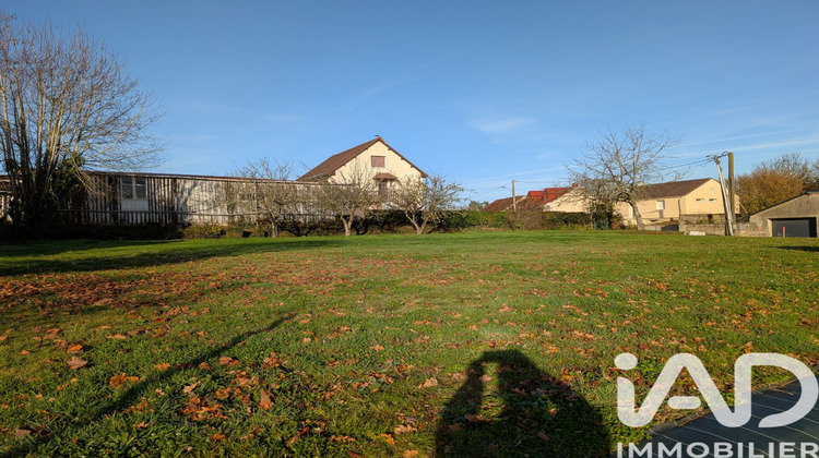 Ma-Cabane - Vente Terrain Sainte-Sabine-sur-Longève, 852 m²