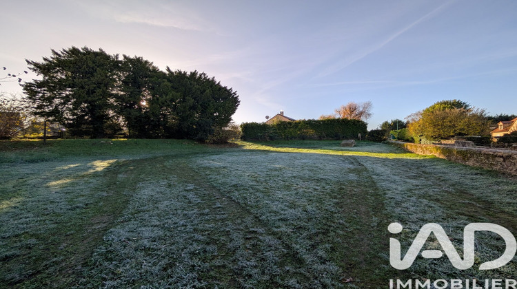 Ma-Cabane - Vente Terrain Sainte-Sabine-sur-Longève, 617 m²