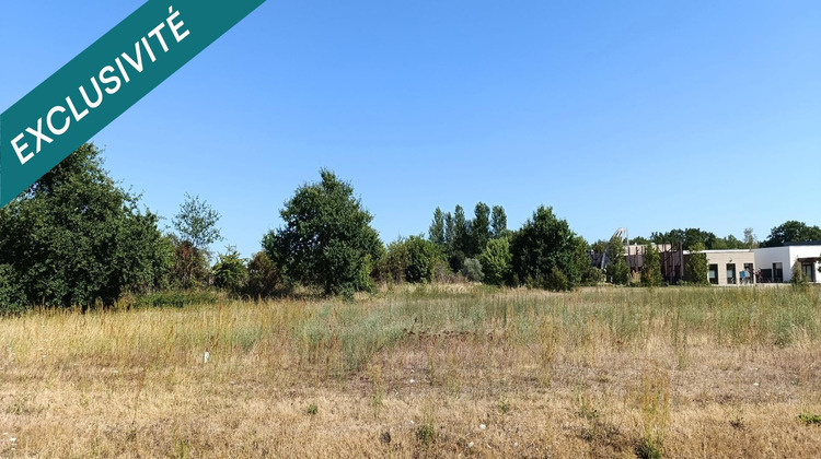 Ma-Cabane - Vente Terrain Savigny-en-Veron, 9322 m²