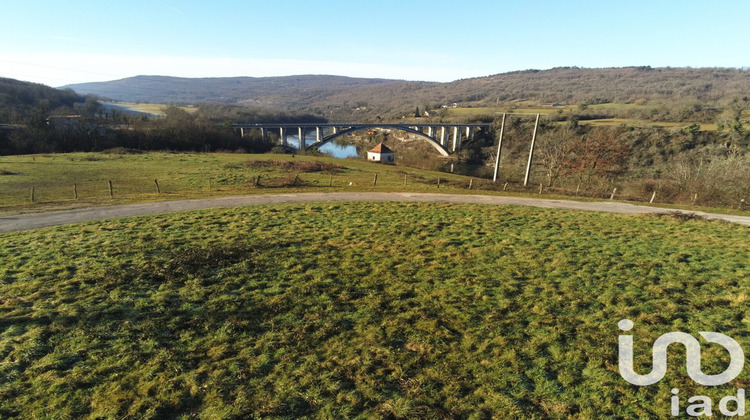 Ma-Cabane - Vente Terrain Serrières-sur-Ain, 650 m²
