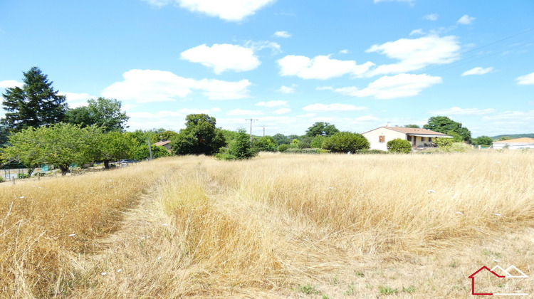 Ma-Cabane - Vente Terrain Tocane-Saint-Apre, 1590 m²