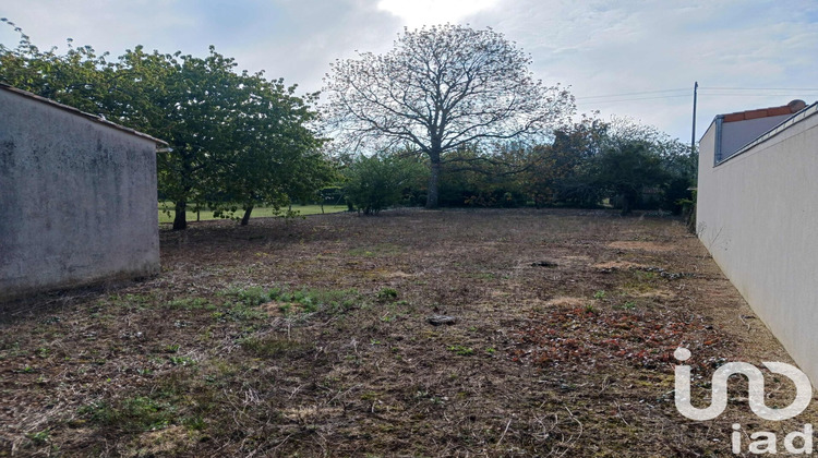 Ma-Cabane - Vente Terrain Usson-du-Poitou, 977 m²