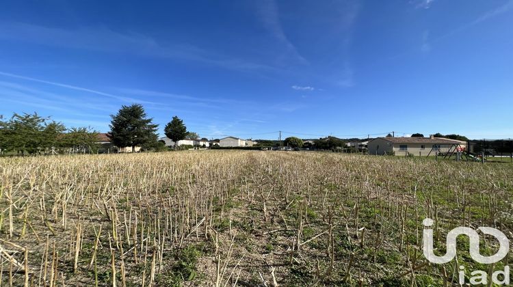 Ma-Cabane - Vente Terrain Varennes, 2560 m²