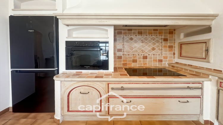 Ma-Cabane - Vente Viager LAMBESC, 177 m²
