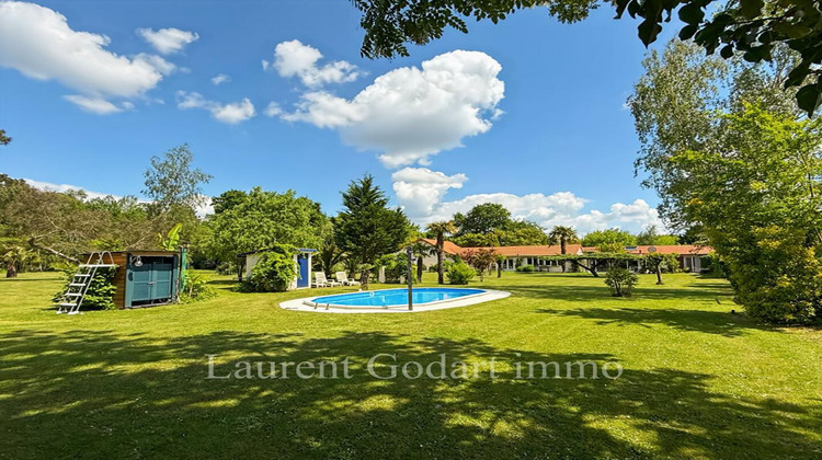 Ma-Cabane - Vente Viager VENDAYS MONTALIVET, 250 m²